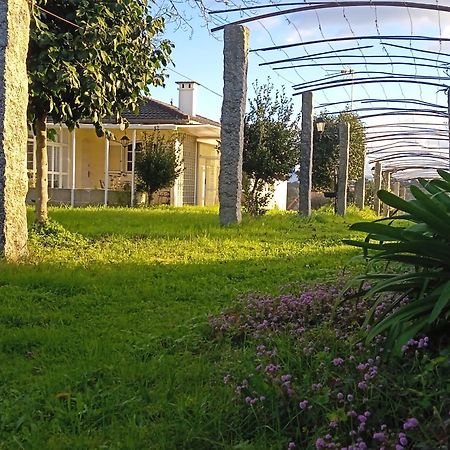 A Casa De Abelleira Ponteareas Bed & Breakfast Bagian luar foto