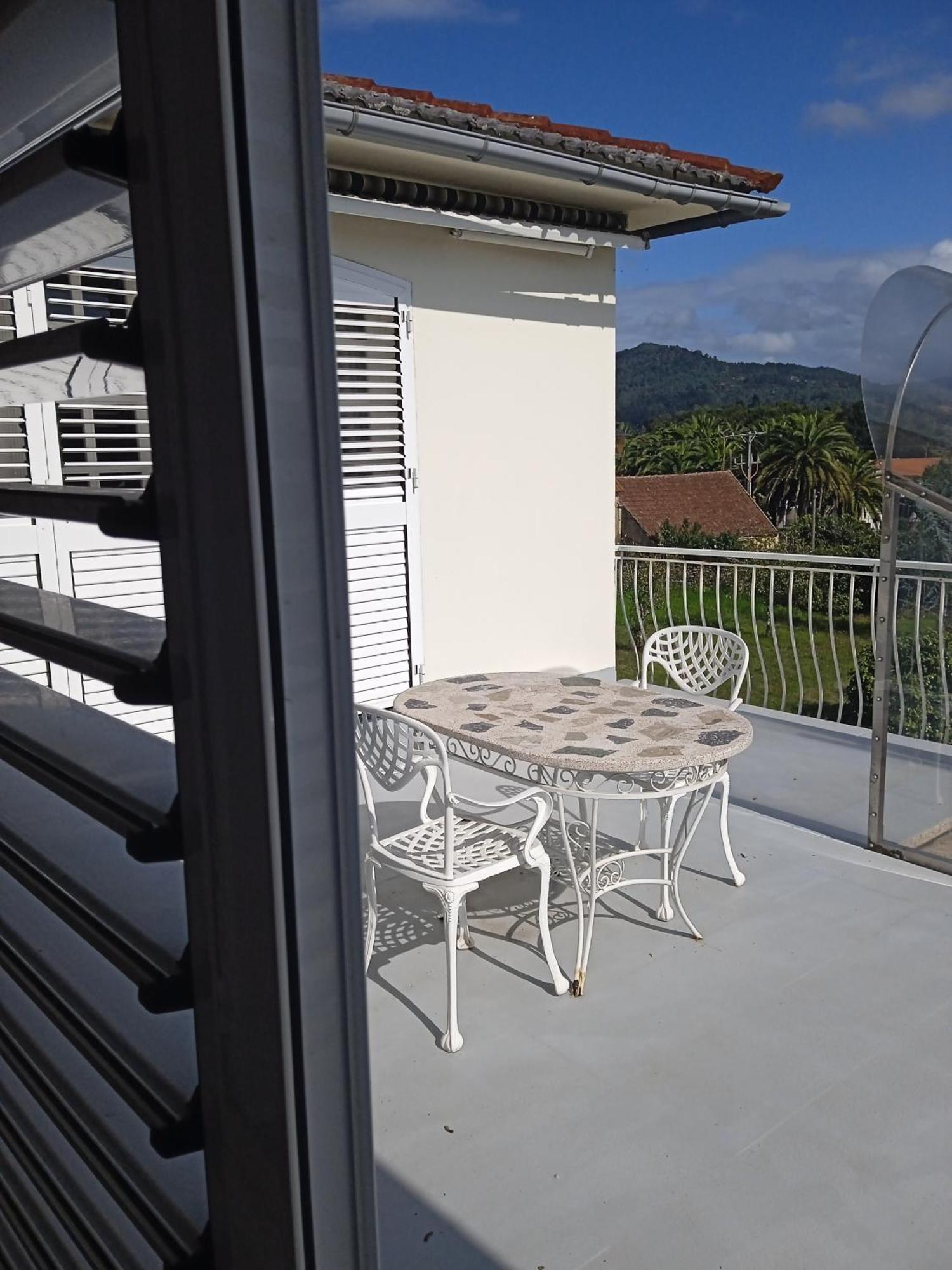A Casa De Abelleira Ponteareas Bed & Breakfast Bagian luar foto