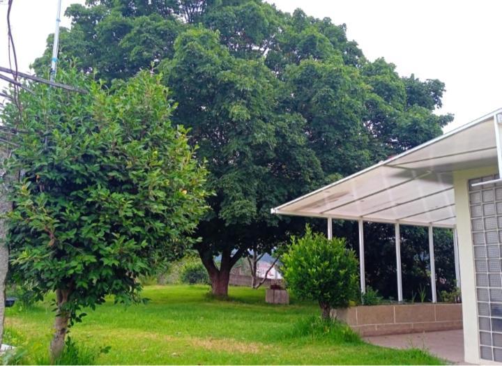 A Casa De Abelleira Ponteareas Bed & Breakfast Bagian luar foto