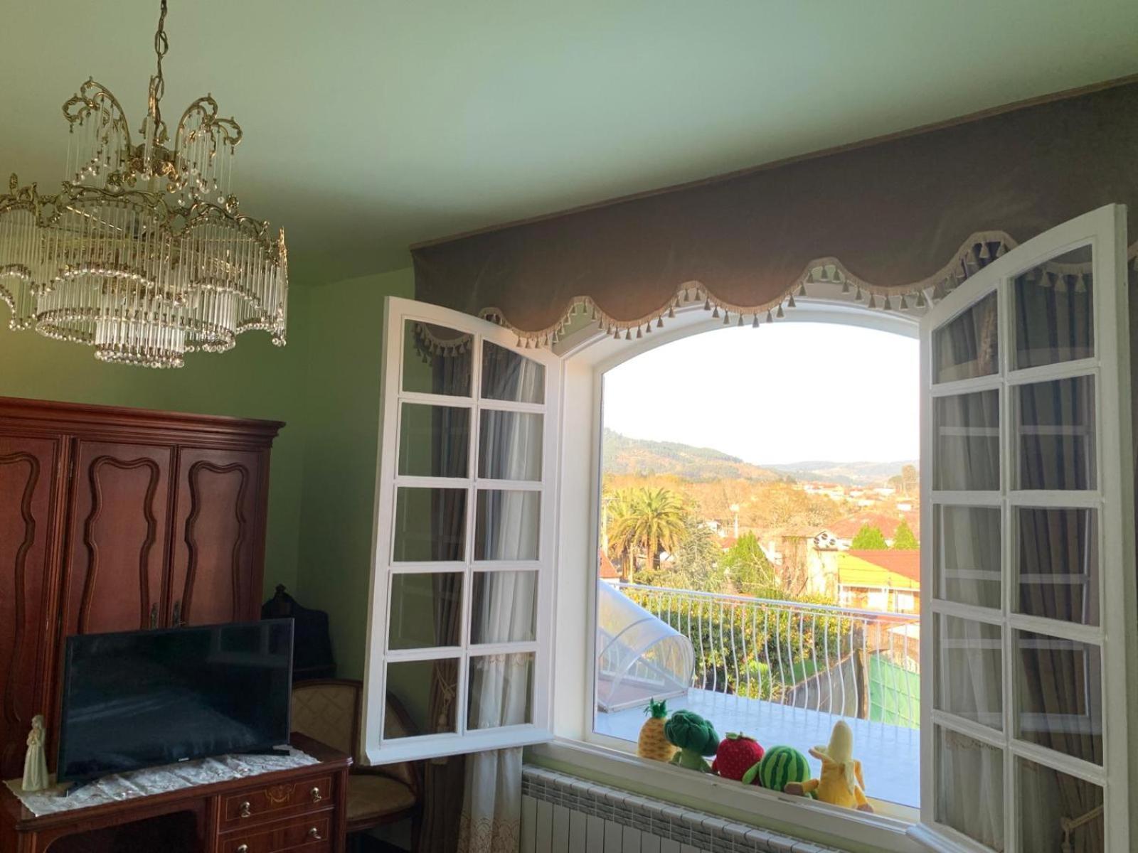 A Casa De Abelleira Ponteareas Bed & Breakfast Bagian luar foto