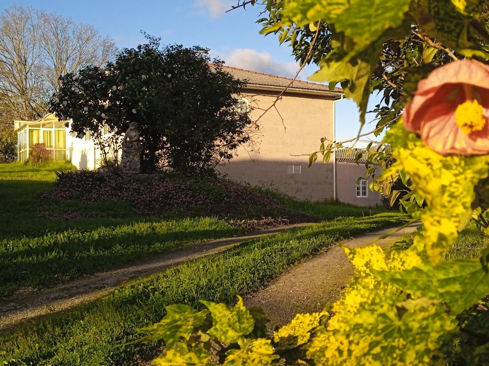 A Casa De Abelleira Ponteareas Bed & Breakfast Bagian luar foto