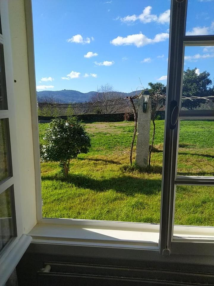 A Casa De Abelleira Ponteareas Bed & Breakfast Bagian luar foto